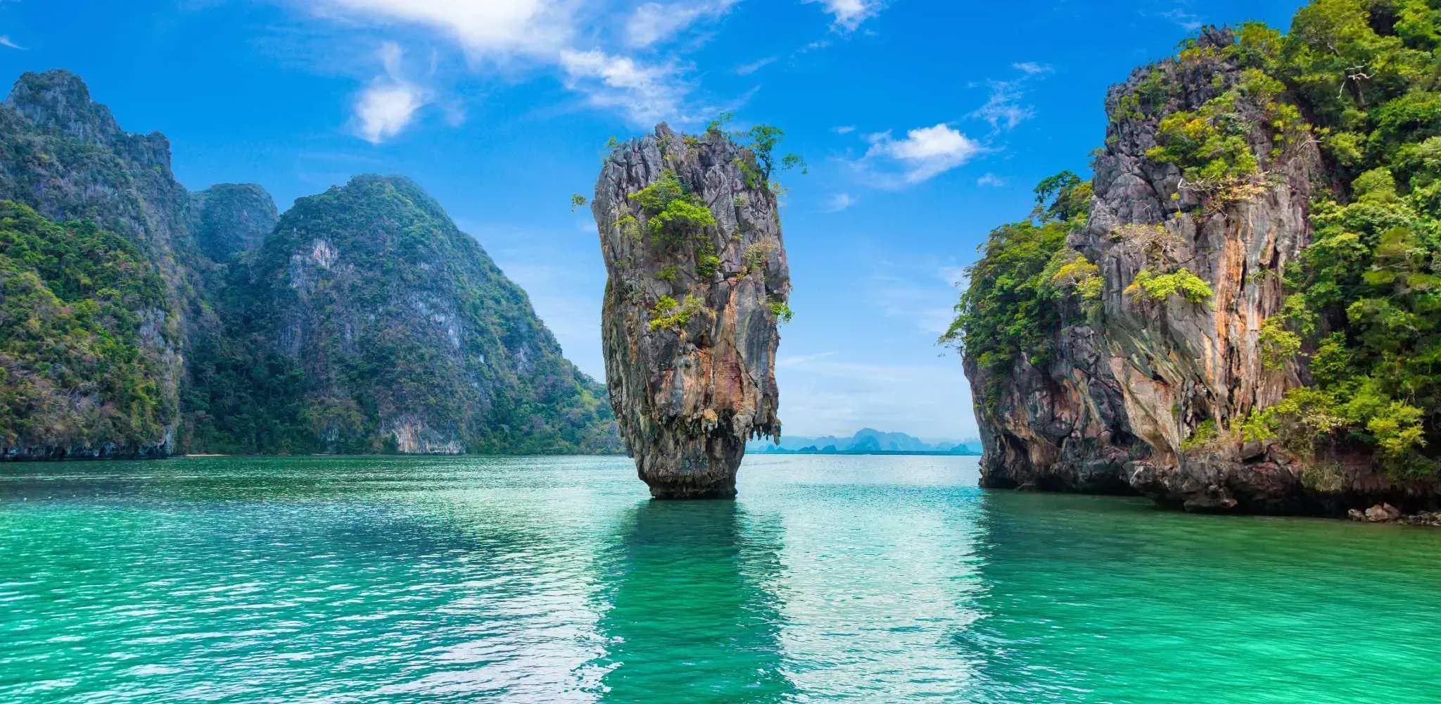 JAMES BOND ISLAND